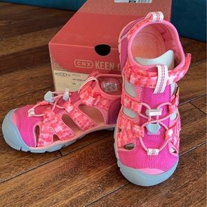 Keen Seacamp II CNX water sandals Youth size 1